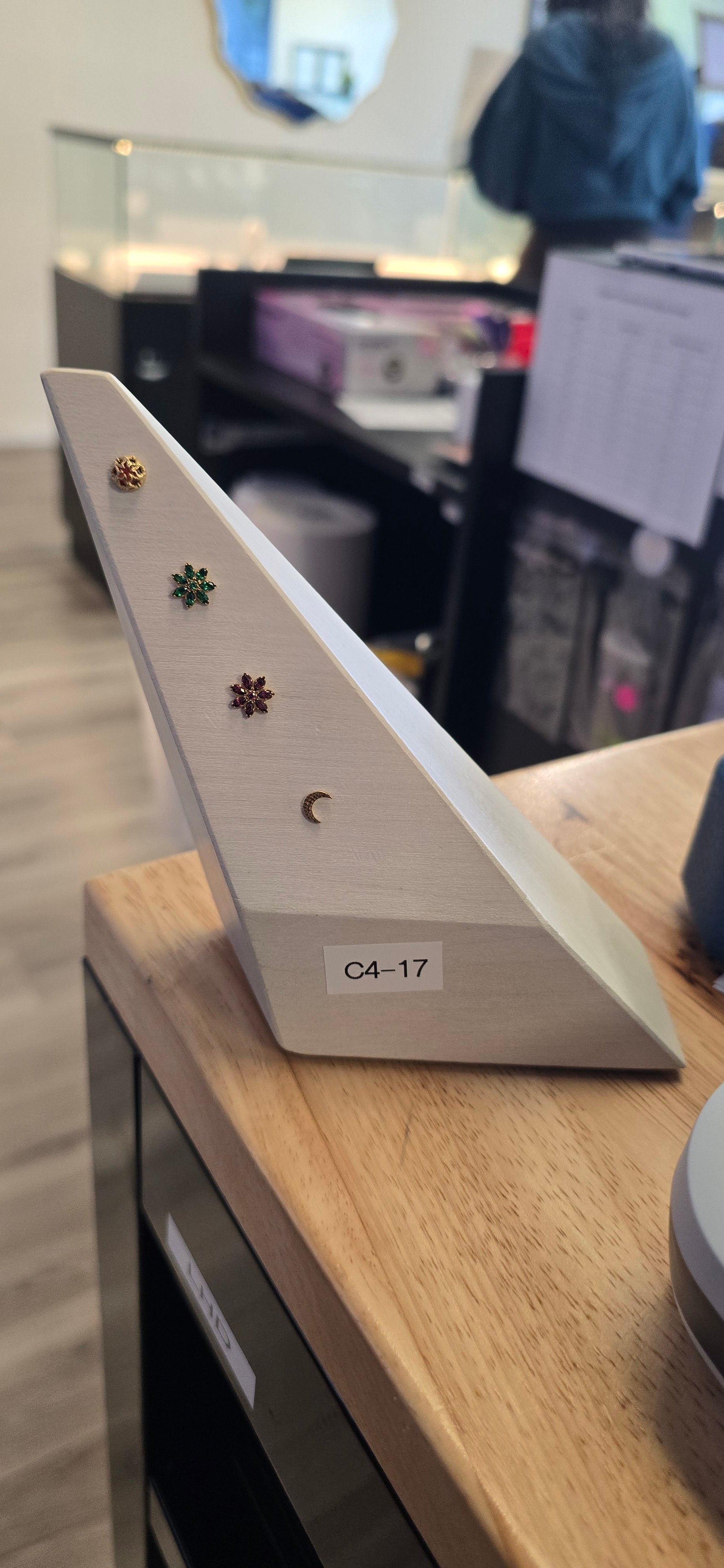 Display Block: C4-17 – Tacoma's Best Piercing