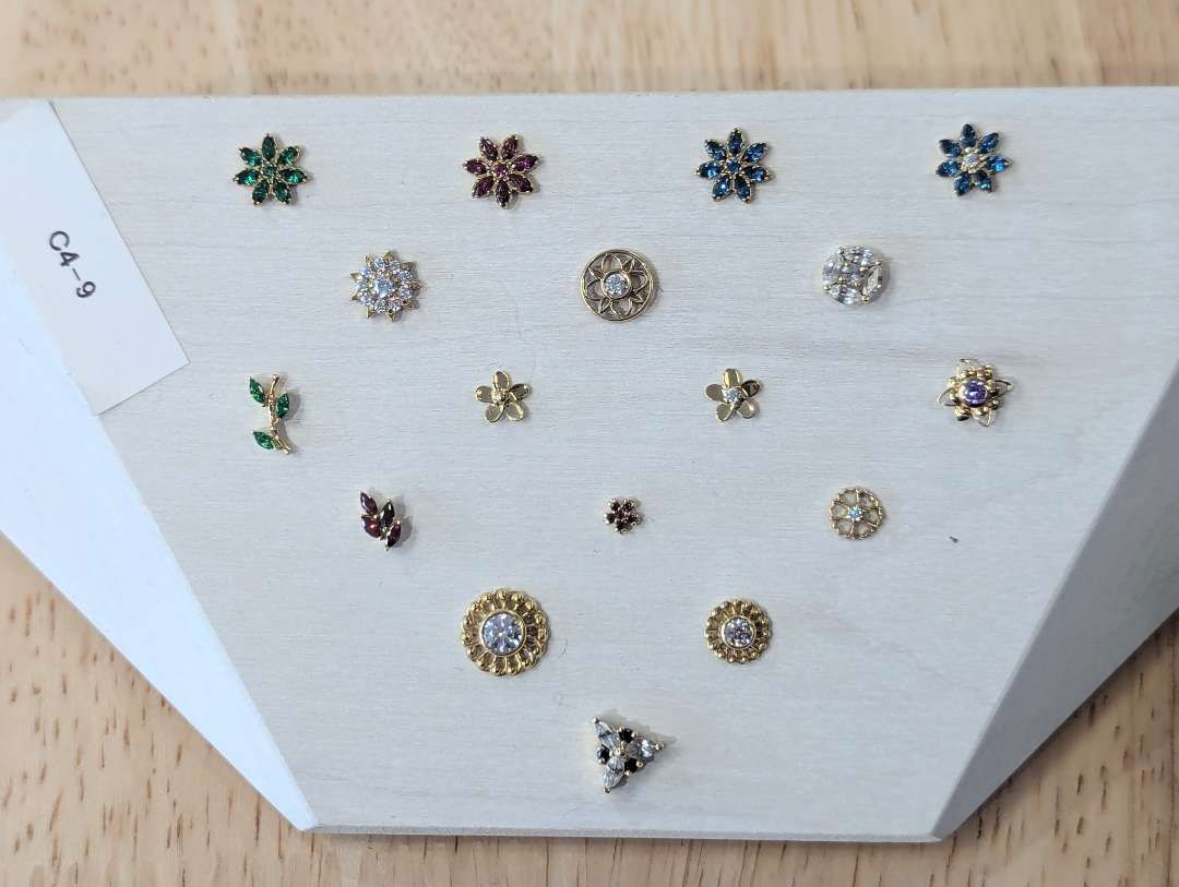 Display Block: C4-09 – Tacoma's Best Piercing