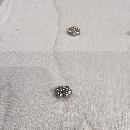7 Bead Flower