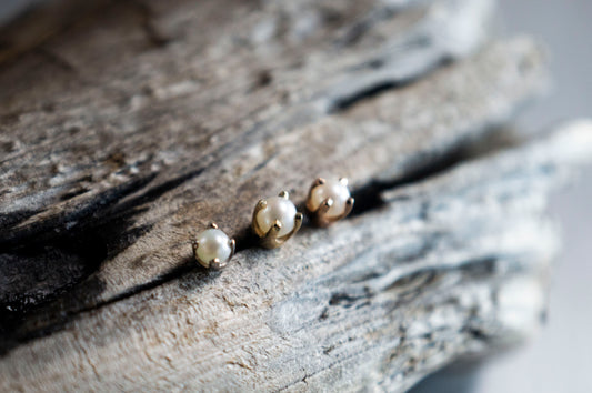 Prong Set Pearl