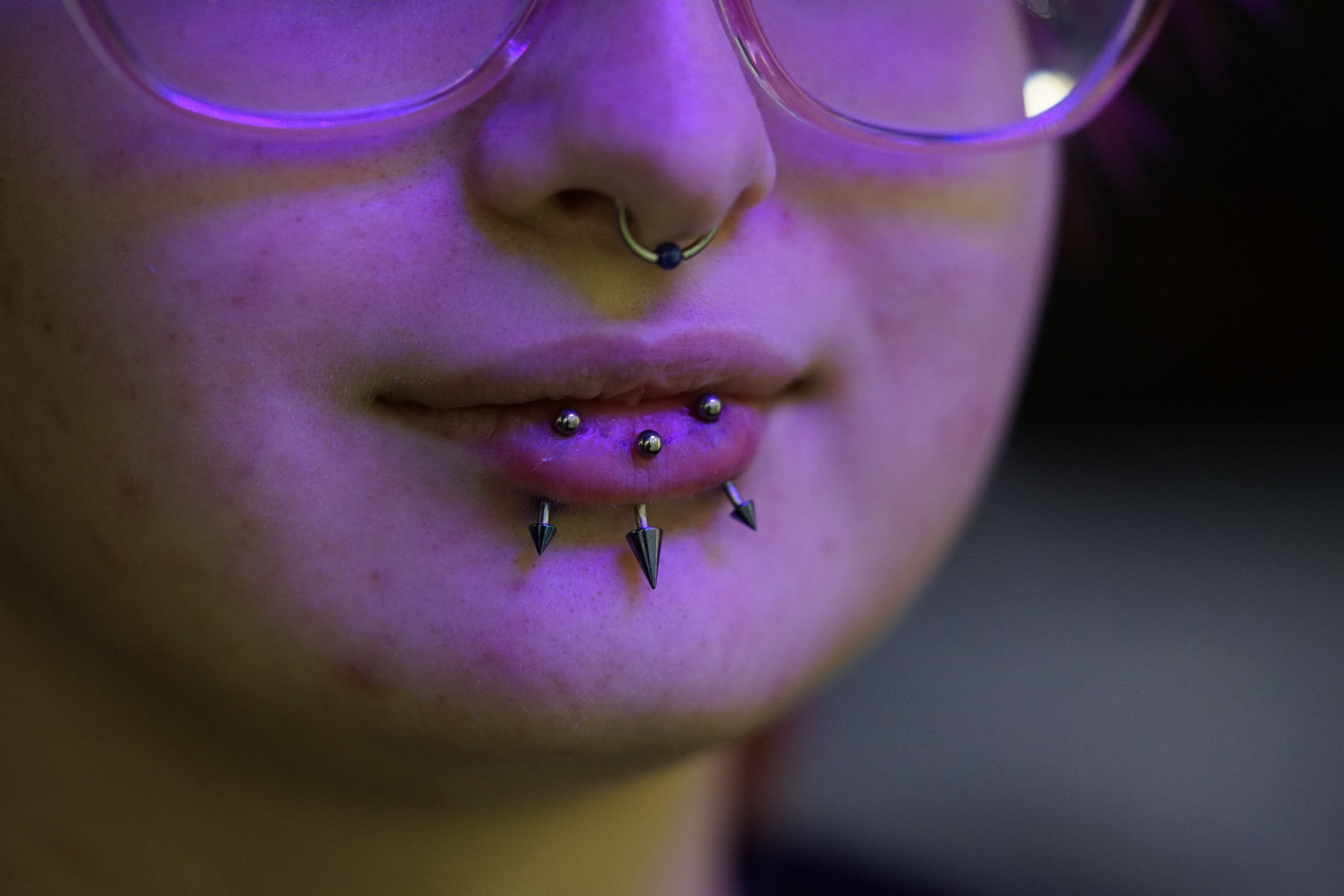 Appointment: Vertical Labret Piercing (13-17 years old)