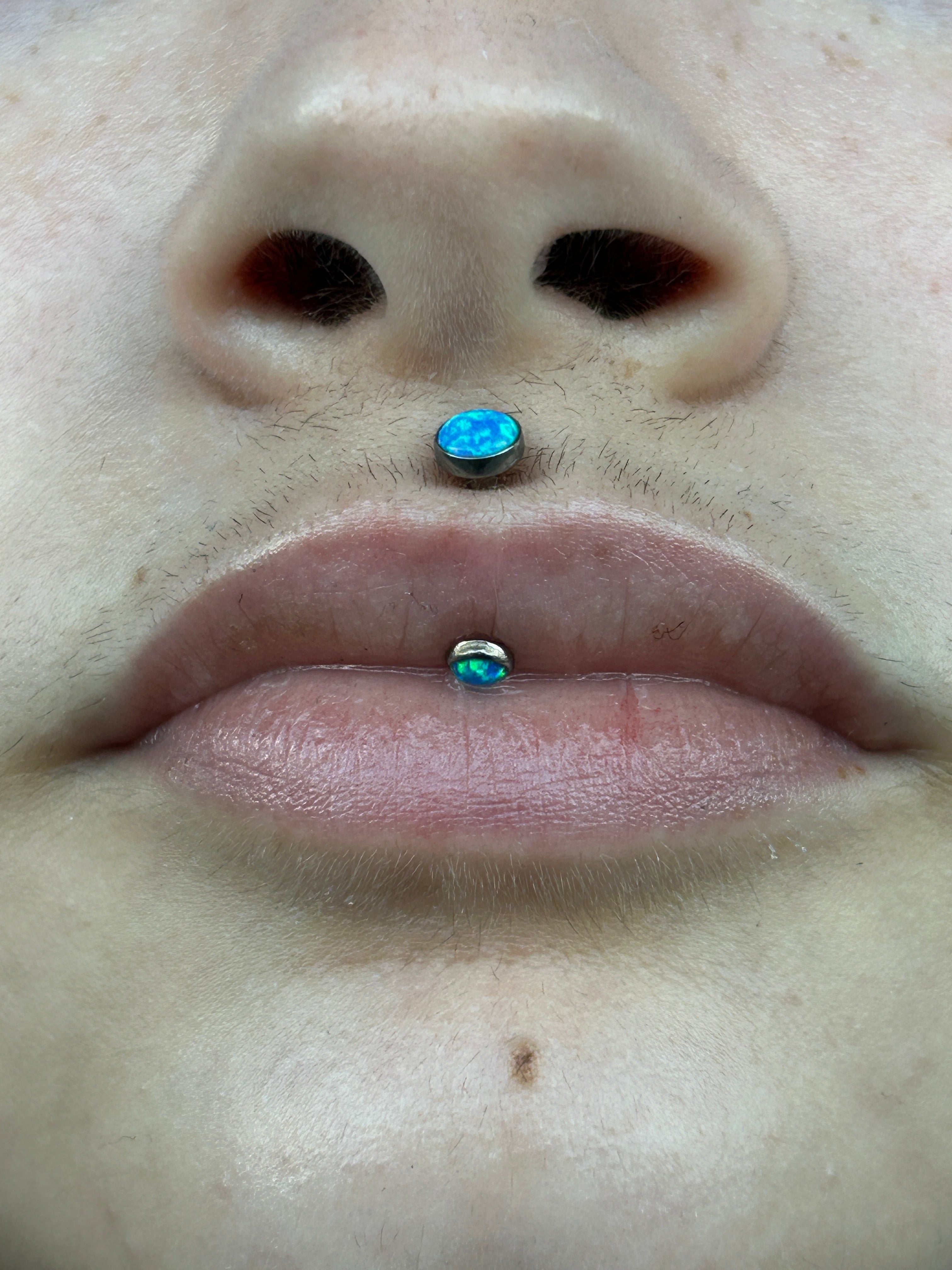 Appointment: Vertical Philtrum Piercing (13-17 years old)