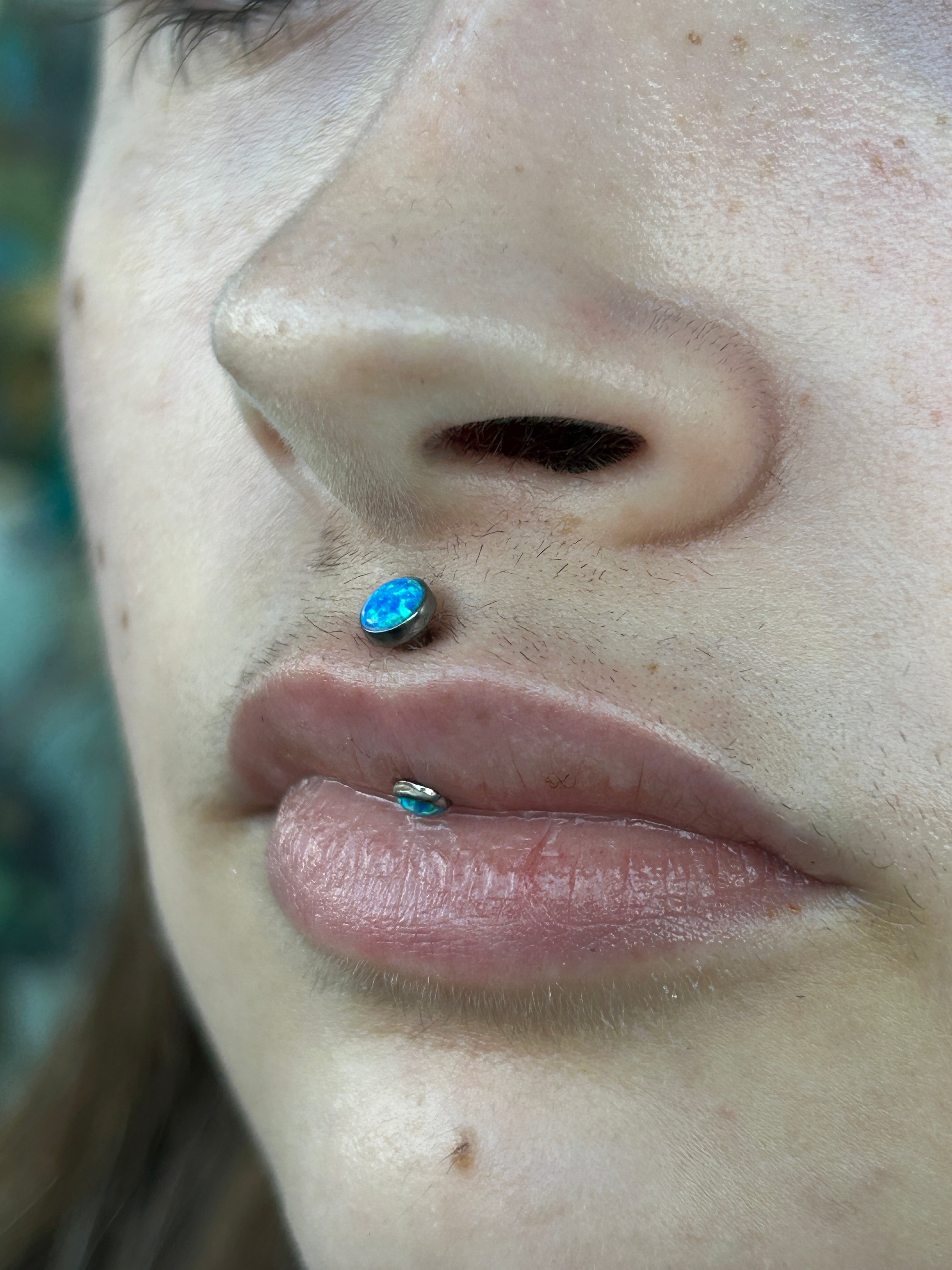 Appointment: Vertical Philtrum Piercing (13-17 years old)